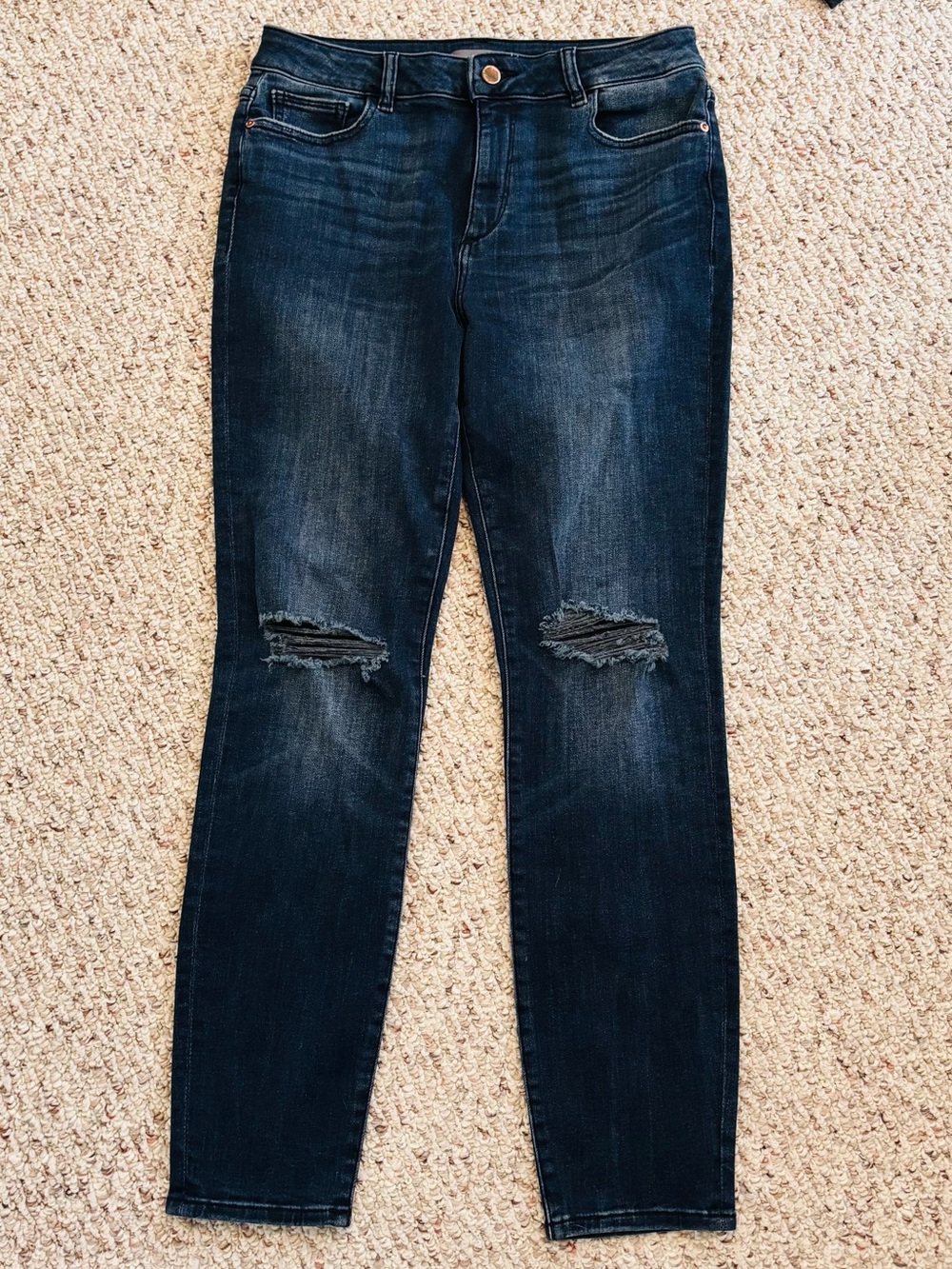 DL1961 Florence Ankle Ripped Denim in Mitchell wash Size 30